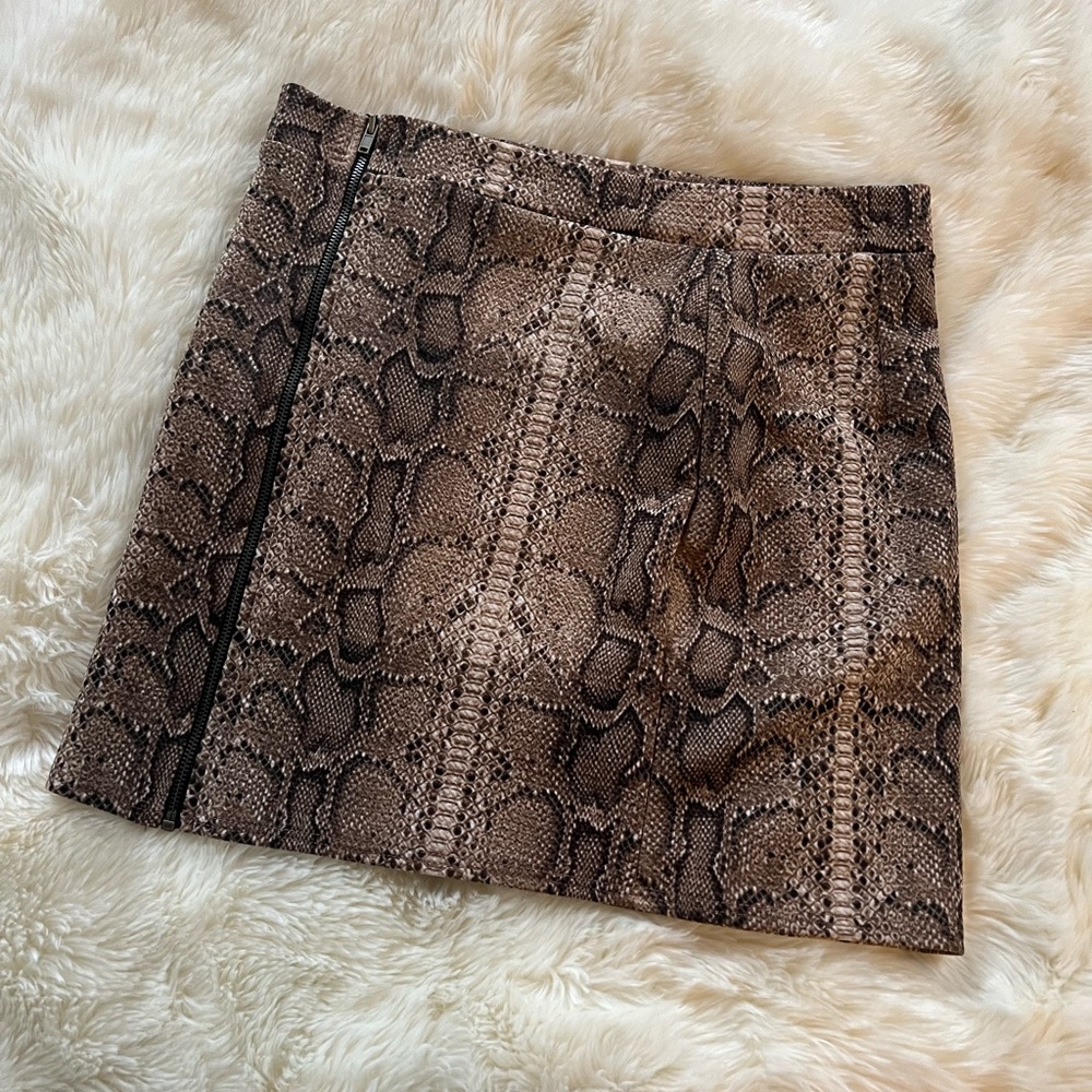 Snake skirt